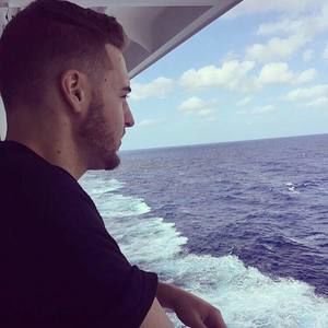 Meet your Posher, Tom